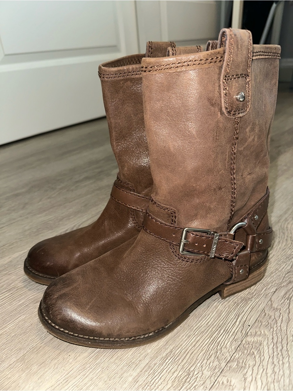 Gianni Bini Dark Brown Leather Crosbie Harness Buckle Bootie Boots Sz 8.5
